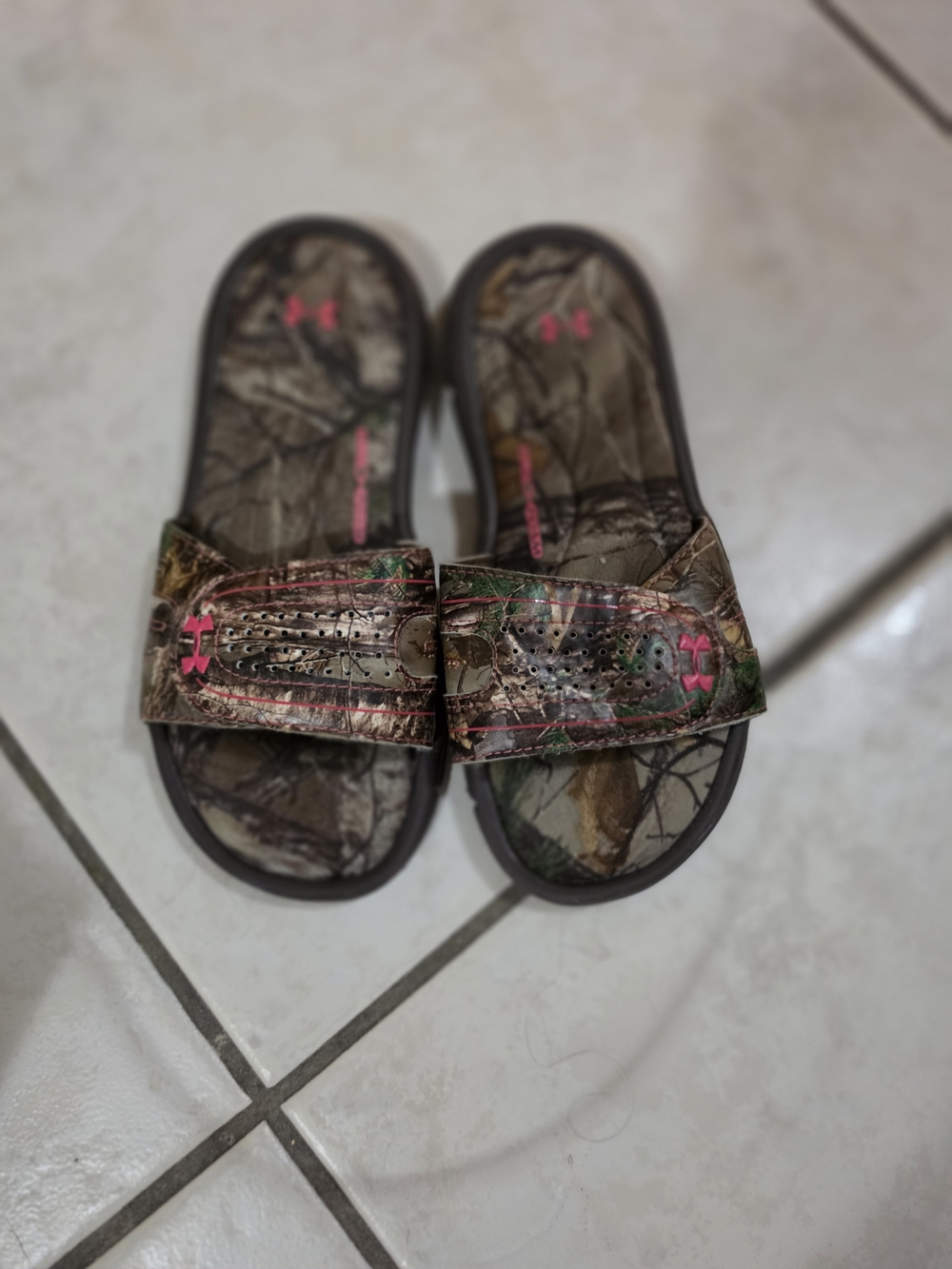 Under Armour Kids' Camo Slide Sandals in Brown with Pink Logo